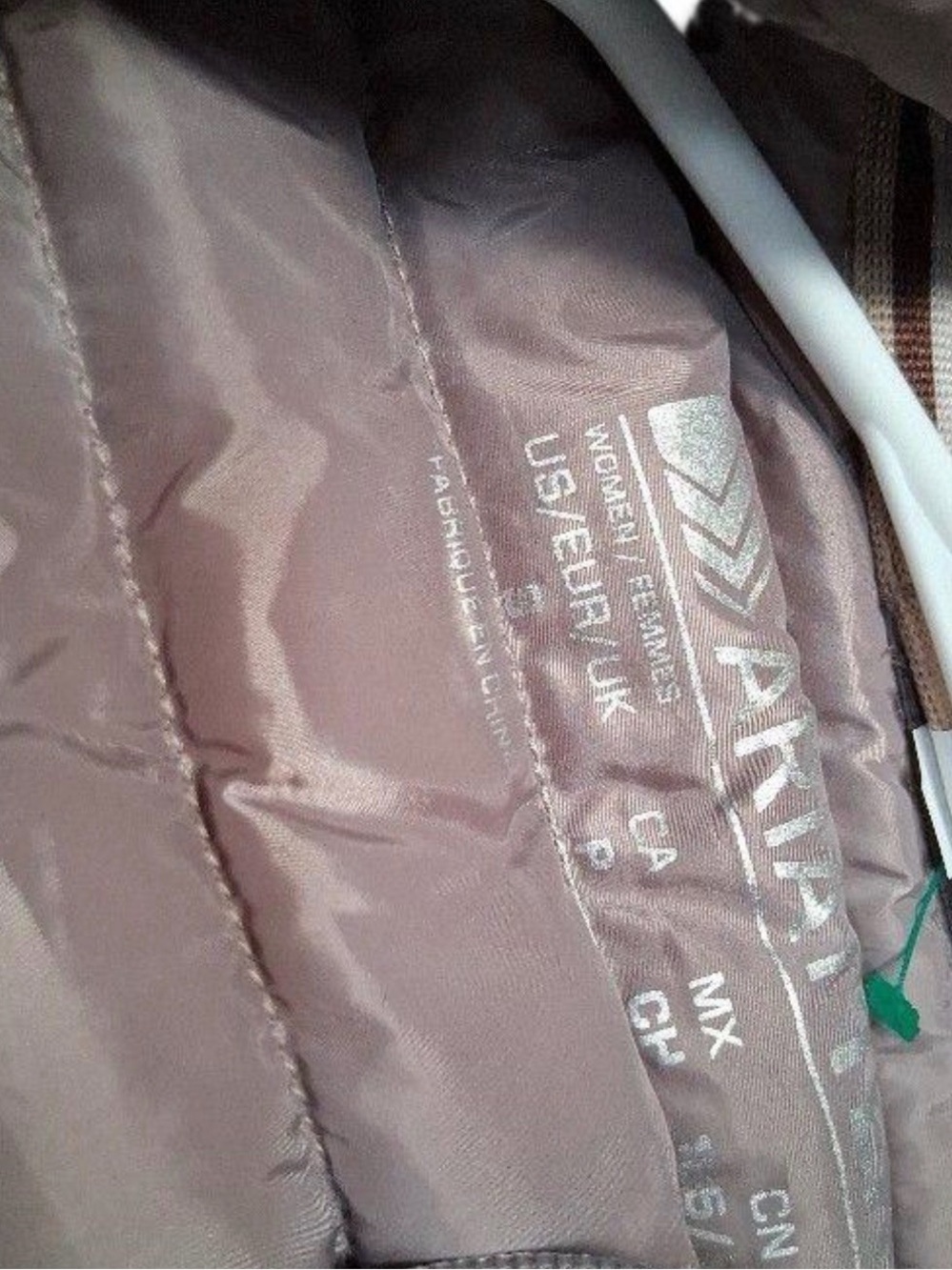 Ariat Quilted Insulated Women's Vest - Picture 3 of 3